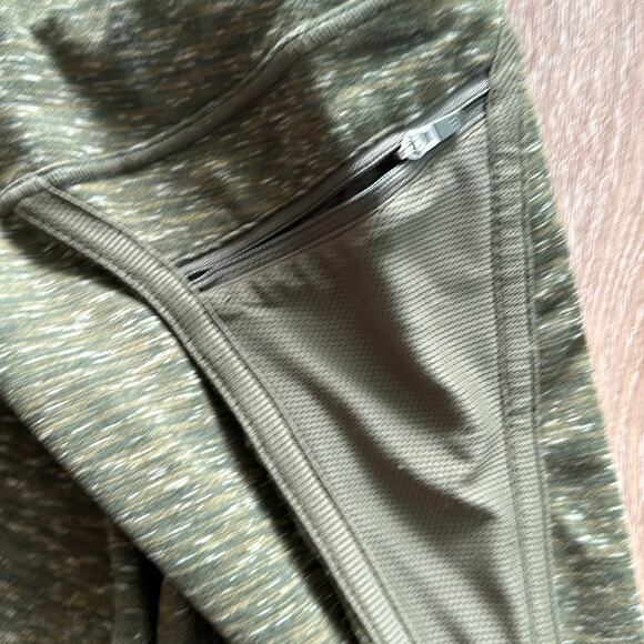 Hylete Nimbus Caprite Crop Leggings - Picture 3 of 6